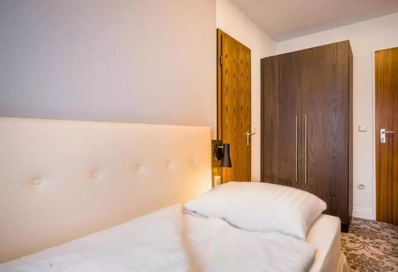 Standard Yhden Hengen Huone, Signature Hotel Astoria