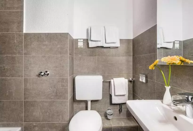 Perhehuone, Signature Hotel Astoria