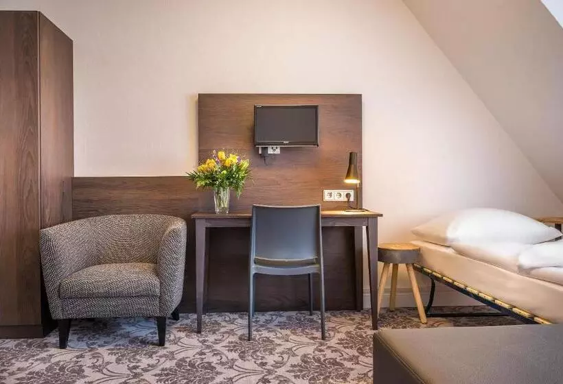 Perhehuone, Signature Hotel Astoria