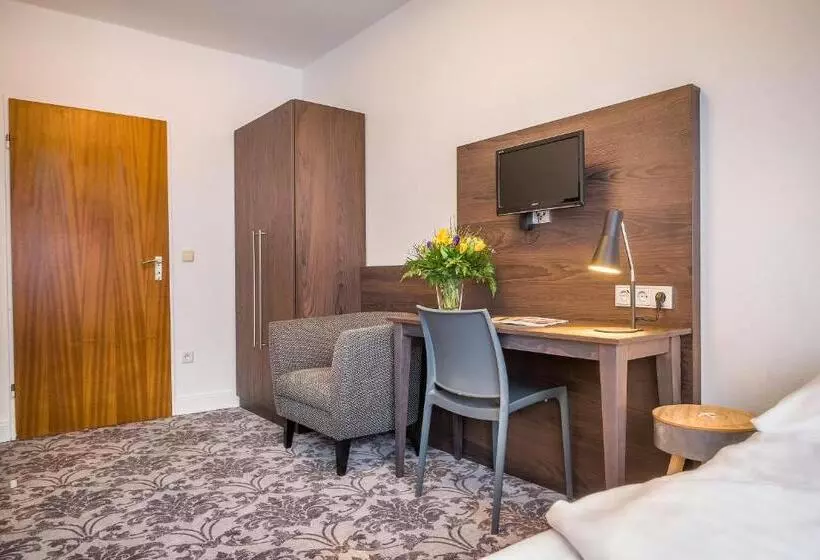 Perhehuone, Signature Hotel Astoria