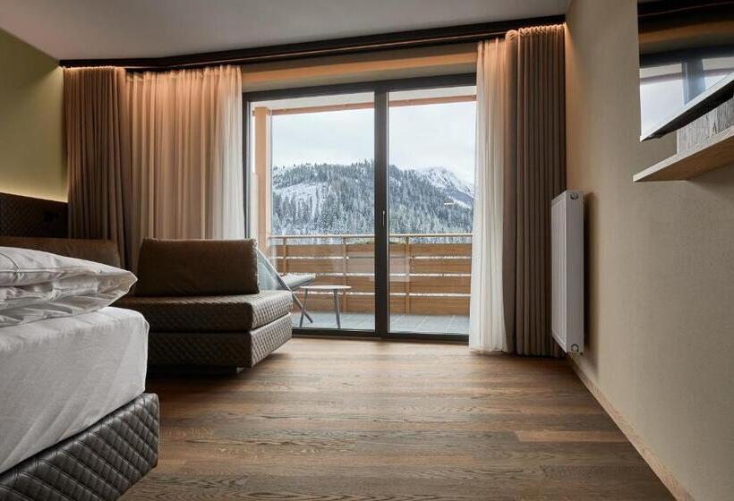 발코니 디럭스 룸, Das Royal In Obereggen