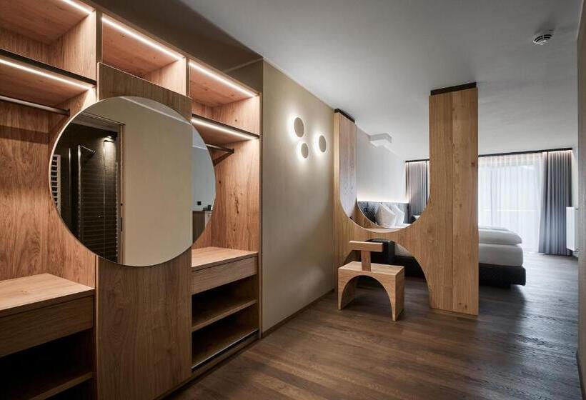 발코니 디럭스 룸, Das Royal In Obereggen