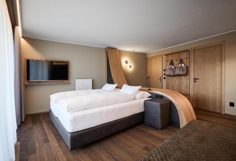 발코니 디럭스 룸, Das Royal In Obereggen