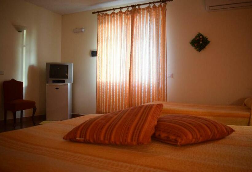 标准三人间, B&b Zio Ciccio