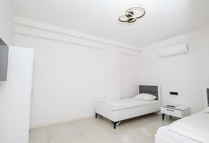 带1个卧室的带海景的公寓, Oksa Apart