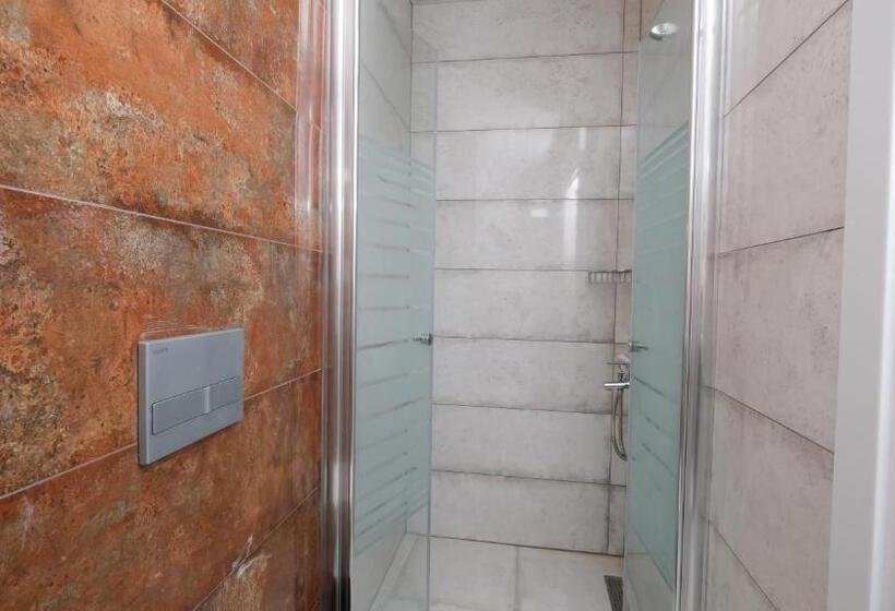 带1个卧室的带阳台的公寓, Oksa Apart