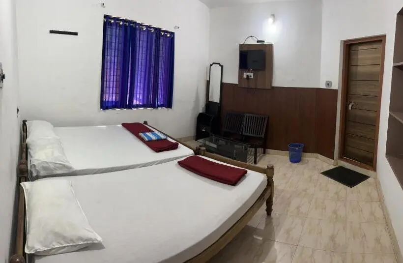 スタンダードルーム, Dakshinakasi Guest House