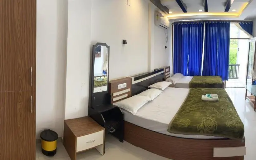 スイート（家族用）, Dakshinakasi Guest House
