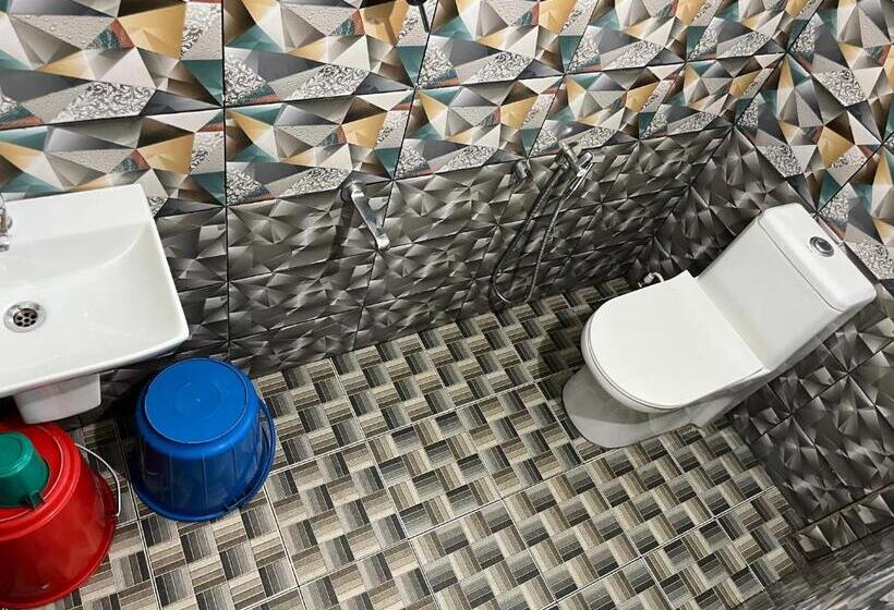 带阳台的豪华间, Dakshinakasi Guest House