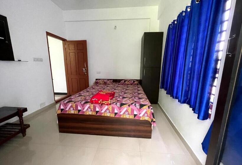 Номер Deluxe с Балконом, Dakshinakasi Guest House