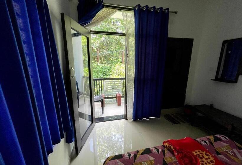 带阳台的豪华间, Dakshinakasi Guest House