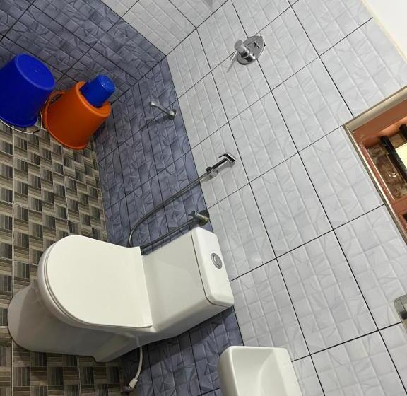 带大床的标准间, Dakshinakasi Guest House