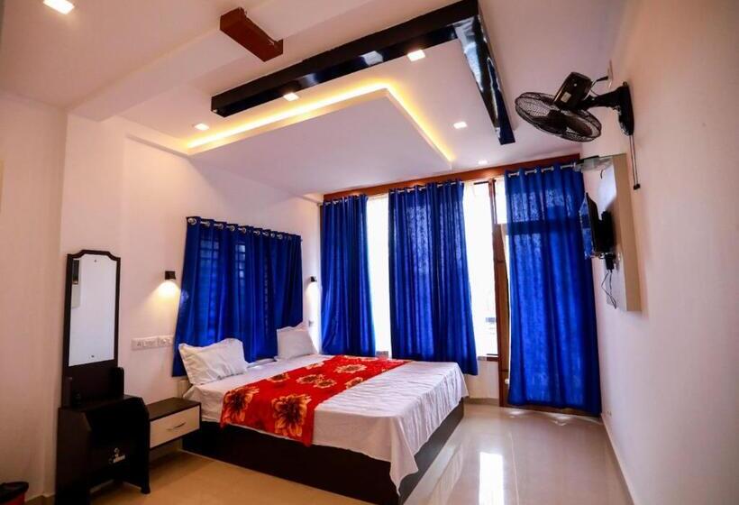 带大床的标准间, Dakshinakasi Guest House