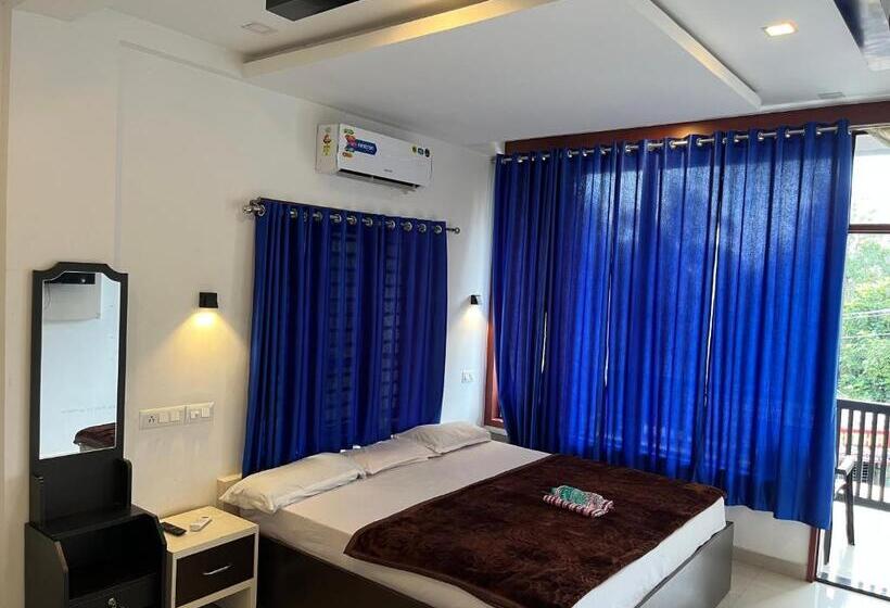 带大床的标准间, Dakshinakasi Guest House