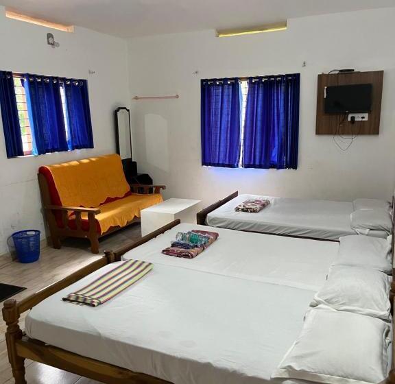 家庭套房, Dakshinakasi Guest House