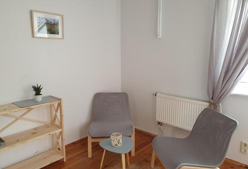 اتاق استاندارد, Surf Inn