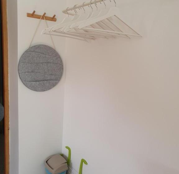 اتاق استاندارد, Surf Inn