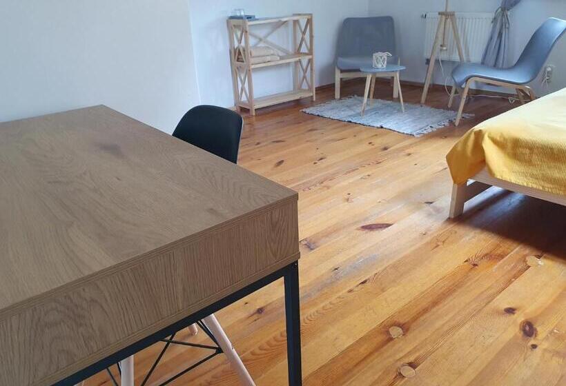 اتاق استاندارد, Surf Inn