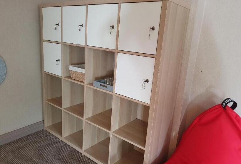 استودیو استاندارد با تراس, Surf Inn