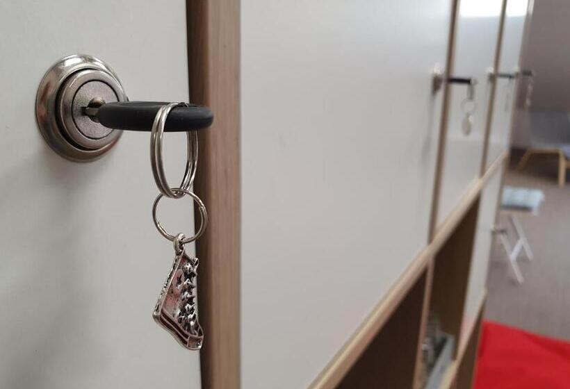 استودیو استاندارد با تراس, Surf Inn