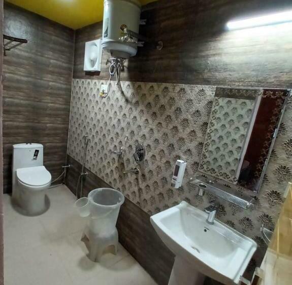 اتاق لوکس با بالکن, Mr River Resort Mohanchatti Rishikesh