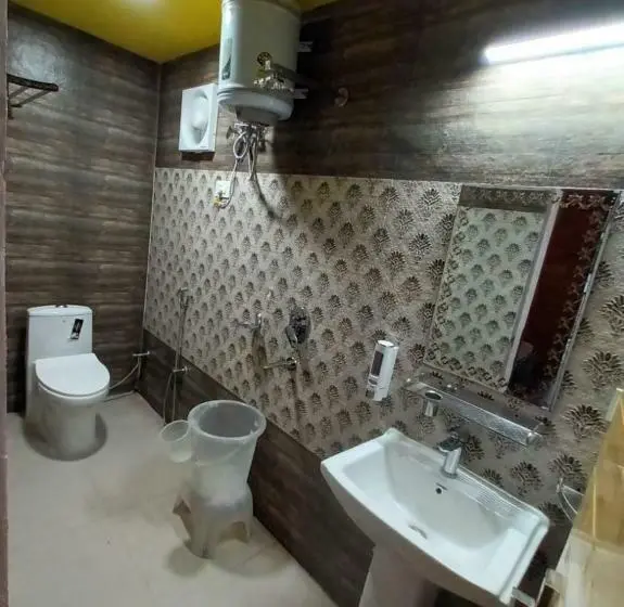 バルコニー付きデラックスルーム, Mr River Resort   Mohanchatti Rishikesh