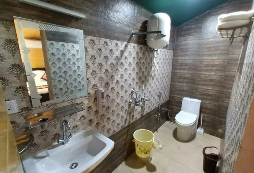 スーペリアールーム, Mr River Resort   Mohanchatti Rishikesh