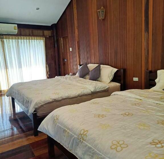 Deluxe Zimmer, บ้านสวนอุดมสวัสดิ์ อัมพวา