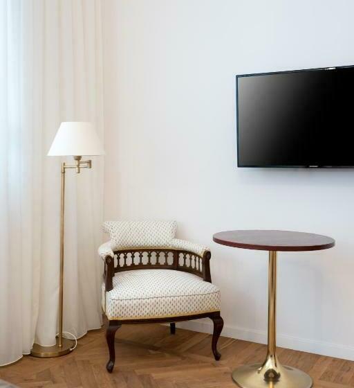 اتاق استاندارد با بالکن, Nobel Boutique