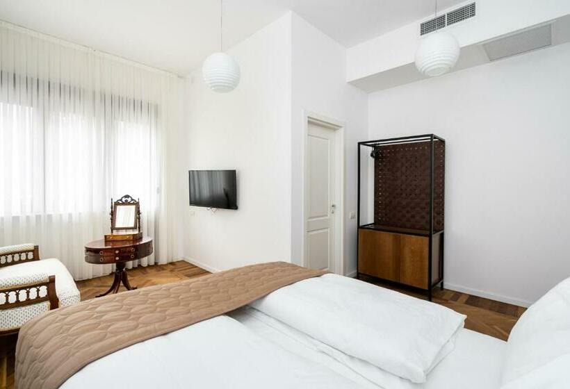 اتاق استاندارد با بالکن, Nobel Boutique