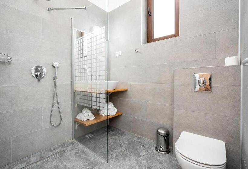 استودیوی استاندارد, Nobel Boutique