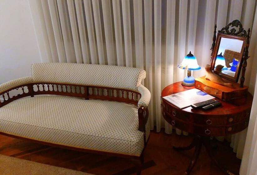 اتاق استاندارد با بالکن, Nobel Boutique