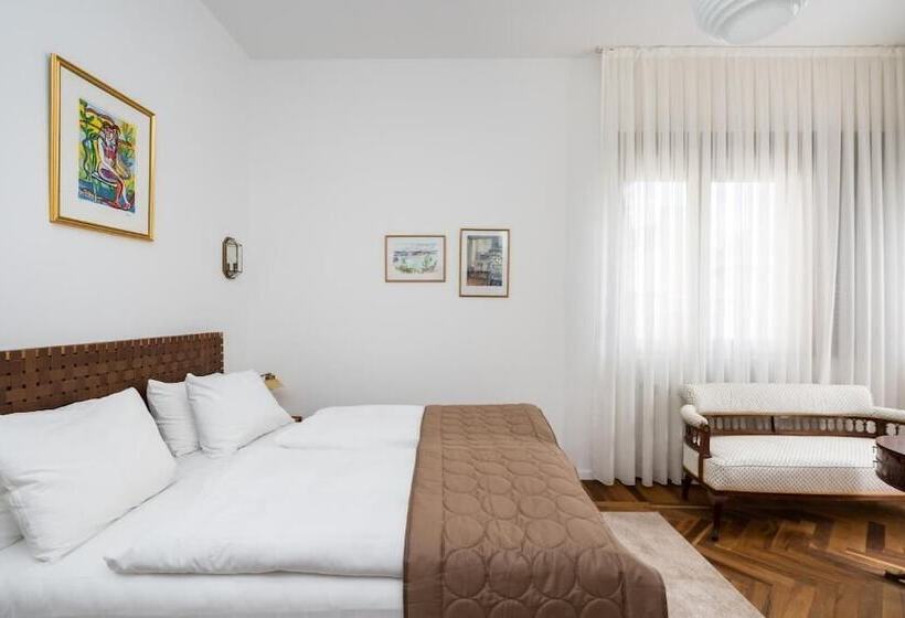 اتاق استاندارد با بالکن, Nobel Boutique