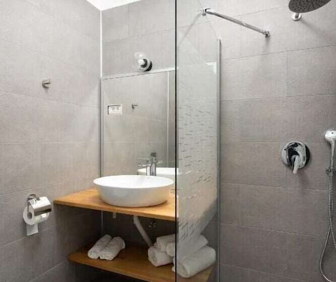 اتاق لوکس با بالکن, Nobel Boutique