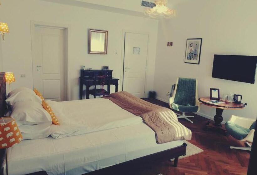 اتاق لوکس با بالکن, Nobel Boutique