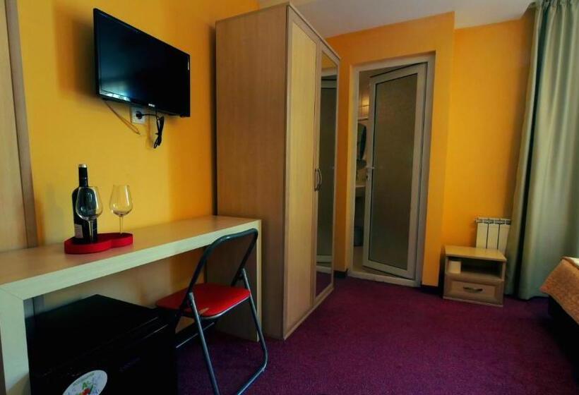 스탠다드 트리플 룸, Alabin Central