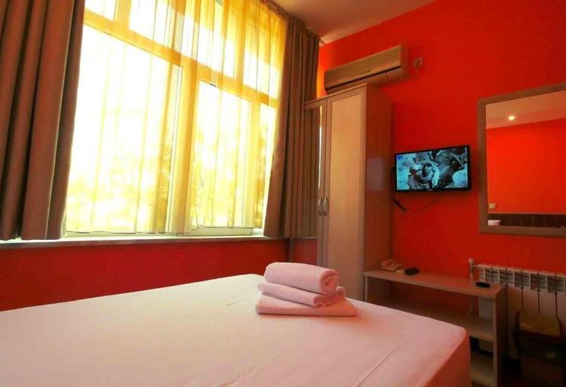 이코노미 룸, Alabin Central