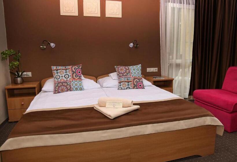 חדר סופריור לשלושה, Alfa Hotel & Wellness Miskolctapolca