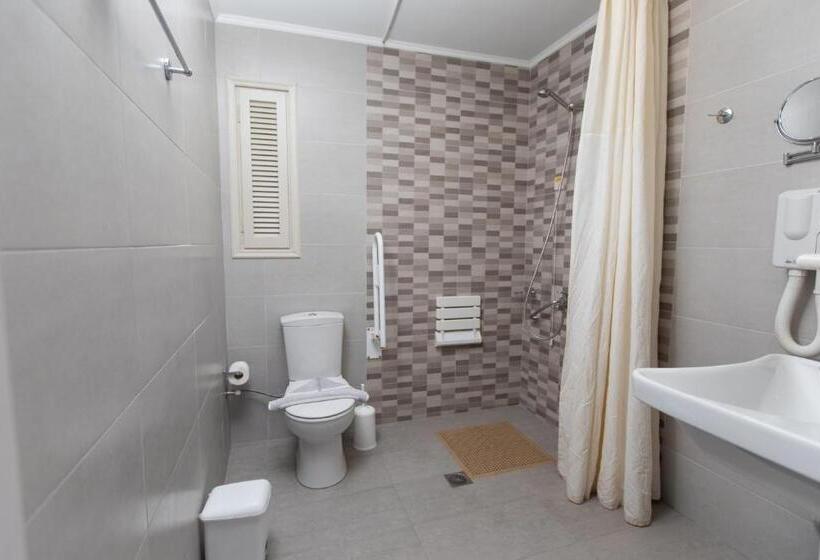 חדר סטנדרט לשלושה עם נוף לבריכה, Anita Beach Hotel  Adults Only