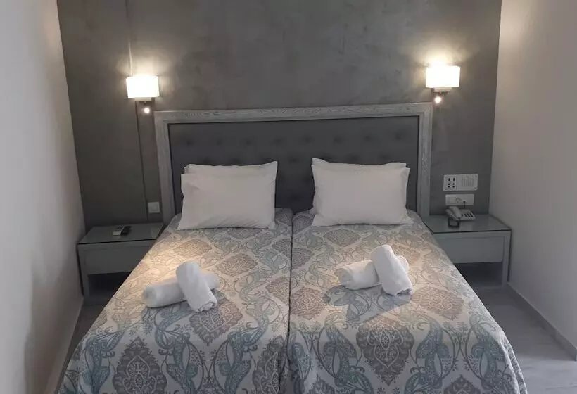 プールの見えるスタンダードトリプルルーム, Anita Beach Hotel  Adults Only