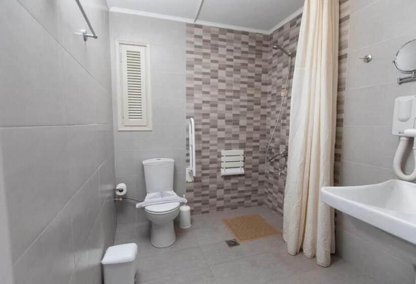 חדר סטנדרט לשלושה עם נוף לבריכה, Anita Beach Hotel  Adults Only