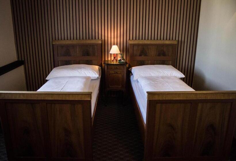 小型套房, Continental