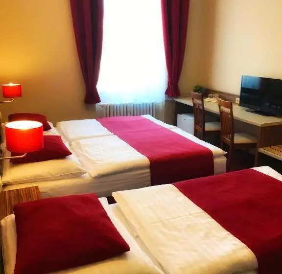 Economy Triple Room, Continental