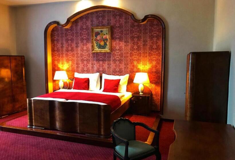 小型套房, Continental