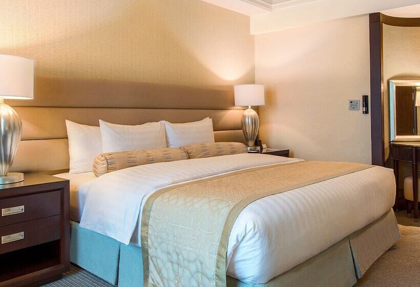 スイート, Crimson Hotel Filinvest City, Manila