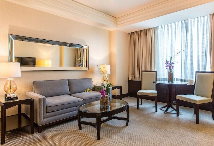 スイート, Crimson Hotel Filinvest City, Manila