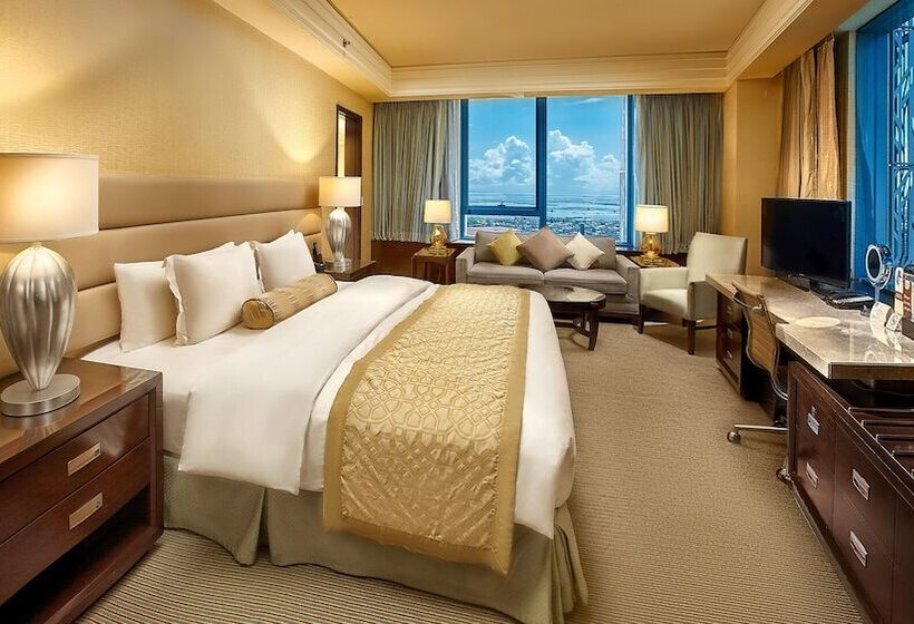 行政房间, Crimson Hotel Filinvest City, Manila