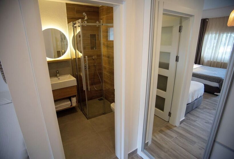 Habitació Triple Estàndard, Gumusluk