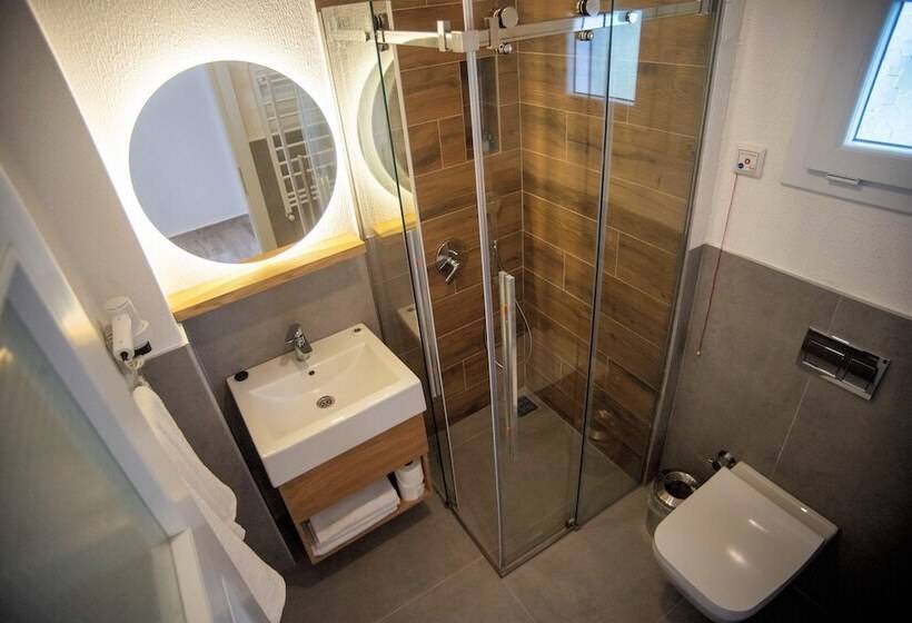 Habitació Triple Estàndard, Gumusluk