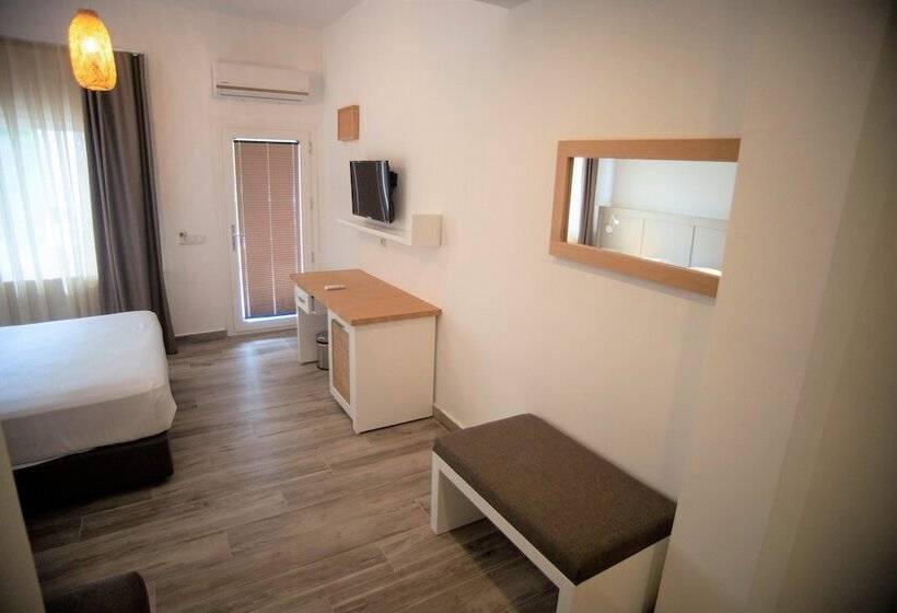 Habitació Triple Estàndard, Gumusluk